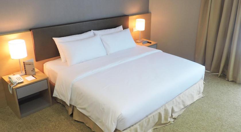 Image of Deluxe King Room 6