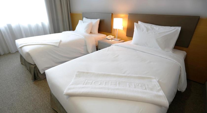 Image of Superior Room Twin 5