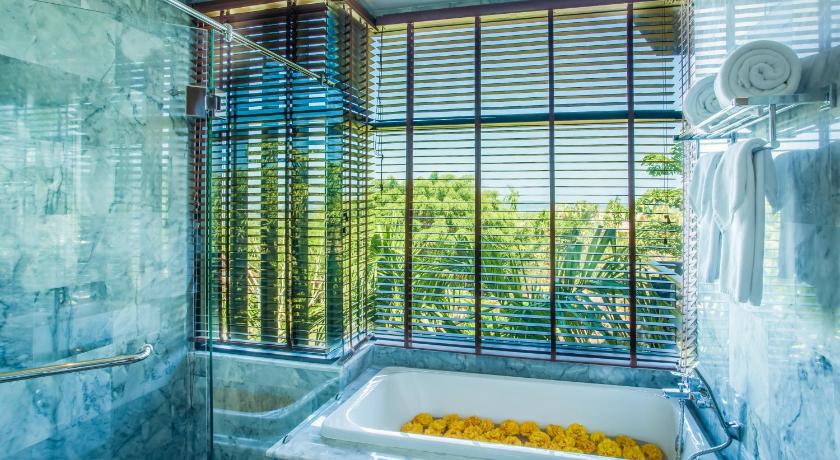 Image of Executive Deluxe Garden View 8