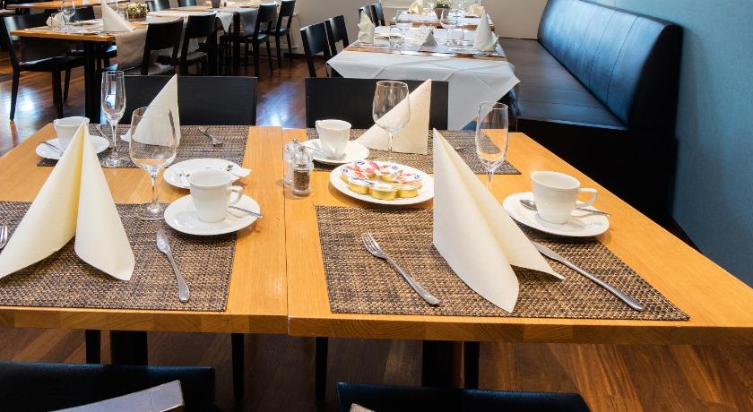 萨特尔 Hotel Kreuz by b-smart 4星级 酒店 大堂