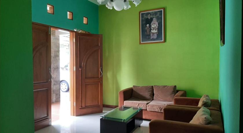 Image of Four-Bedroom House 4
