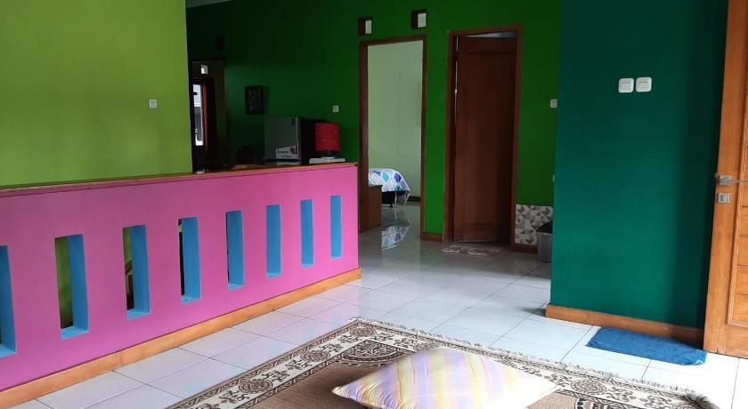 Image of Four-Bedroom House 19