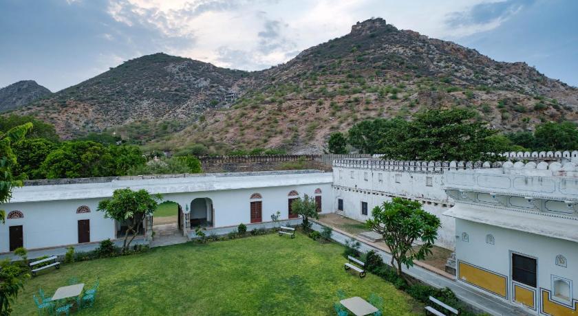 Rajmahal Palace - Kanota Hotels (Near Bisalpur Dam)