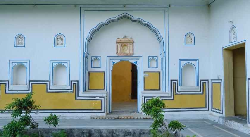 Rajmahal Palace - Kanota Hotels (Near Bisalpur Dam)