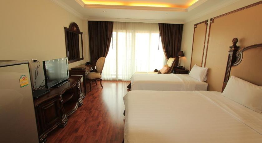 Image of Superior Triple Room 0