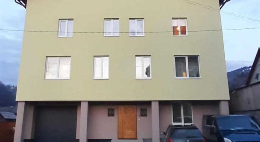 Пасторальнии дім імені Владики Мілана — Hotel in Bukovel