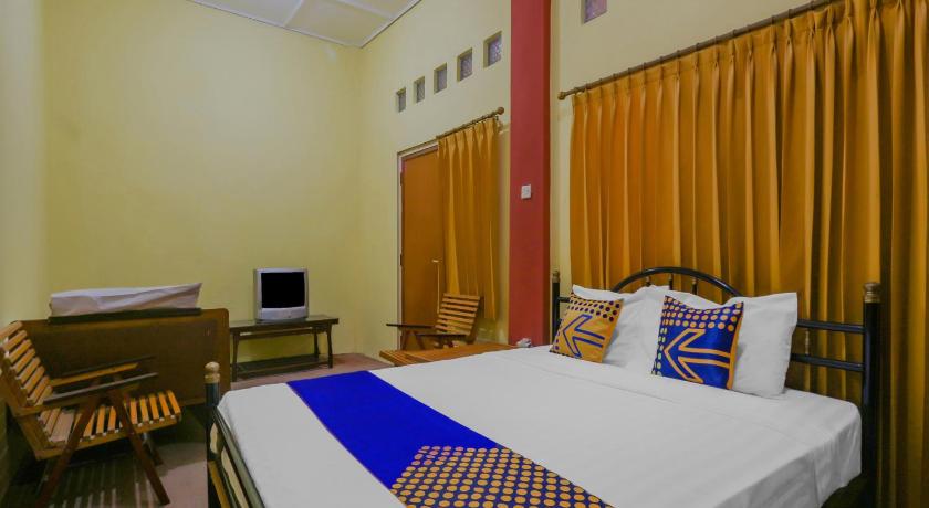 Guestroom, SPOT ON 90272 Istana Griya 1 Hotel in Surakarta