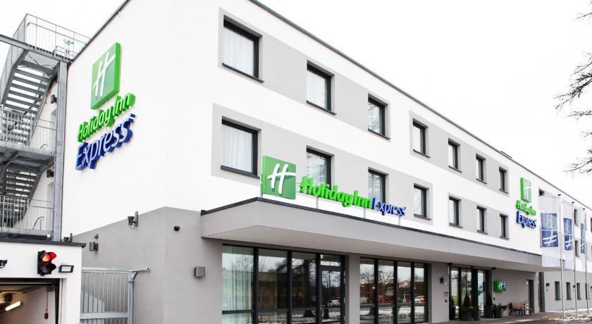 Holiday Inn Express Munich - Olympiapark photo