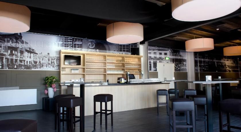 Hotel-Restaurant Thuis! photo