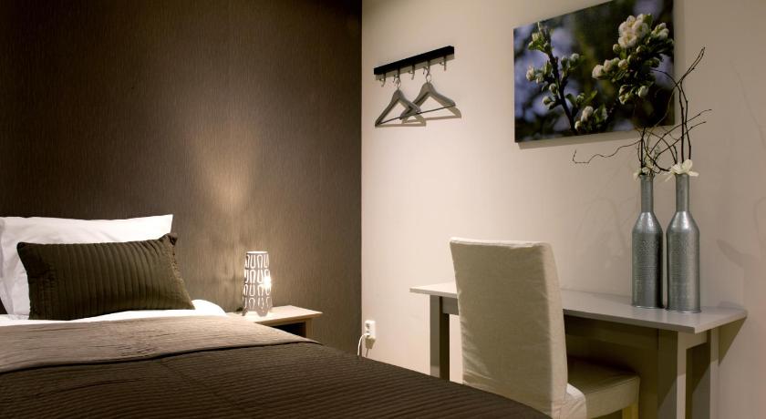 Hotel-Restaurant Thuis! photo