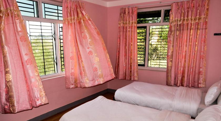 Image of Twin Room with Shared Bathroom 0