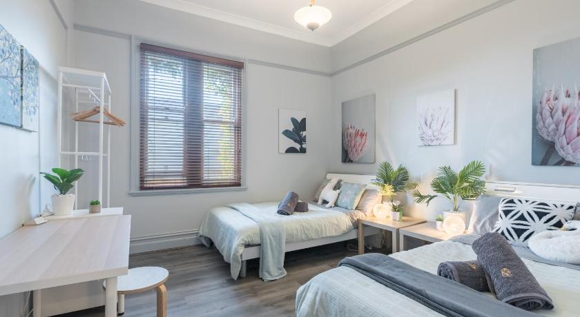 Boutique Private Rm situated in the heart of Burwood 3 - ROOM ONLY — Hotel in Sydney