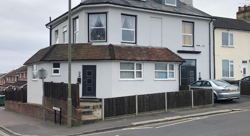 La Fontaine Court Apartments Aldershot photo