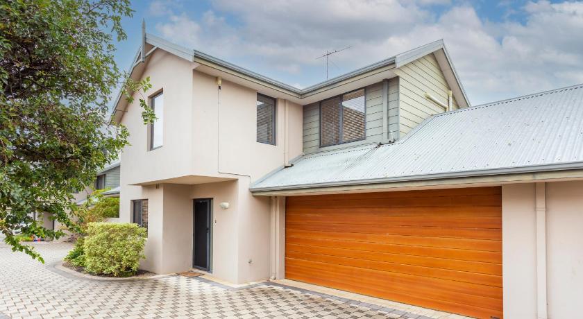 Coode Street Townhouse photo