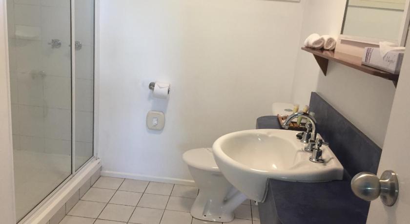 Image of Queen Room (No Pets Allowed) 2