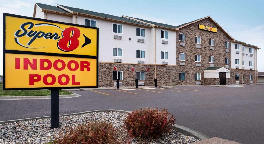 Super 8 By Wyndham Sioux Falls