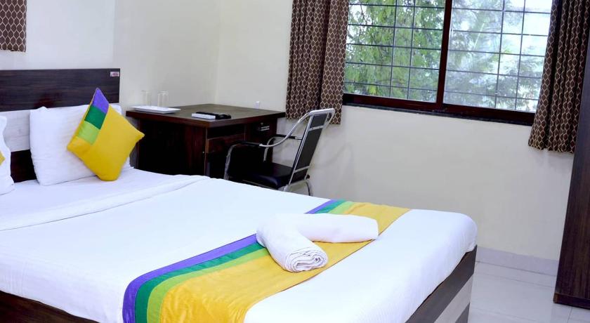 Hotel Bestow Inn Koregaon Park Pune -Near Osho Ashram photo