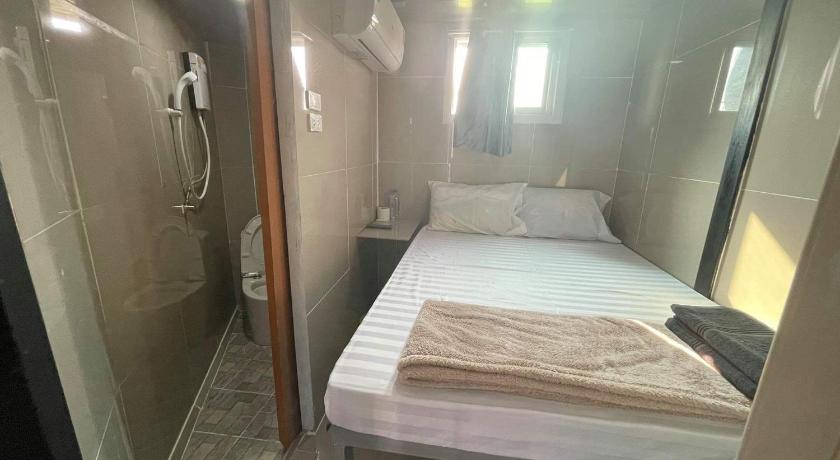 Charinsup Pinklao Hotel - image 4