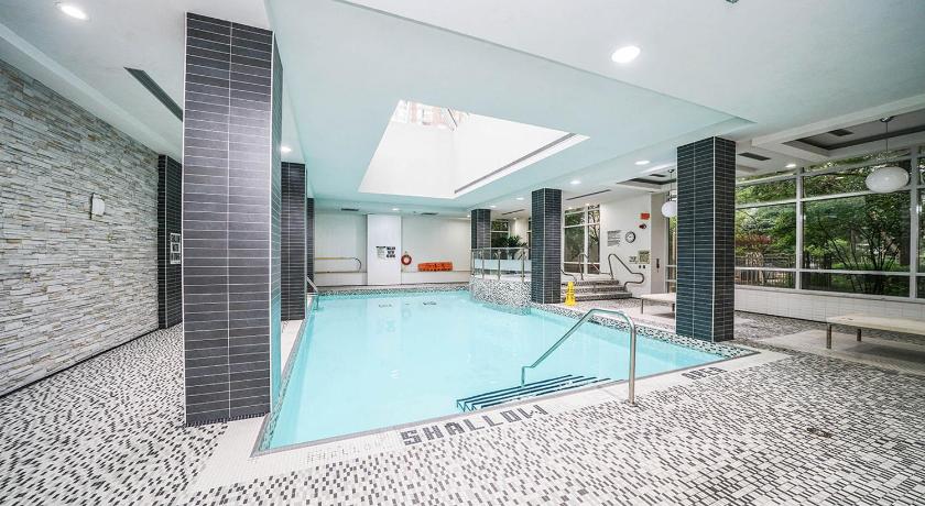 PlanURstay - 310 Burnhamthorpe Road West — Hotel in Mississauga (ON)