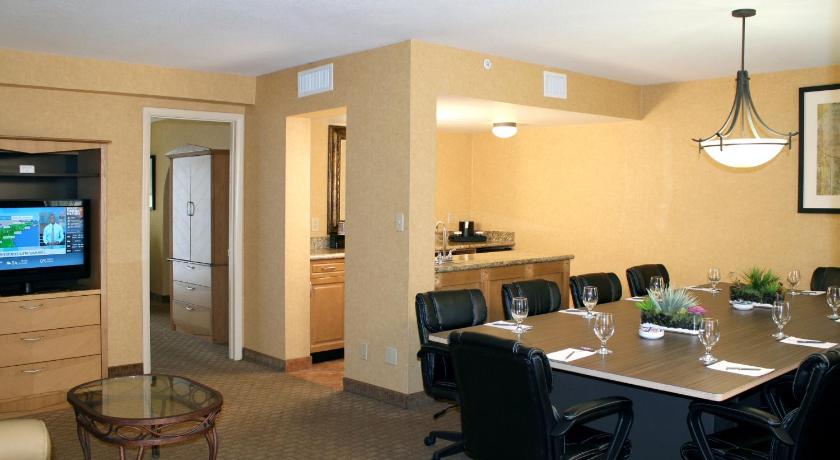 Embassy Suites by Hilton Phoenix Airport