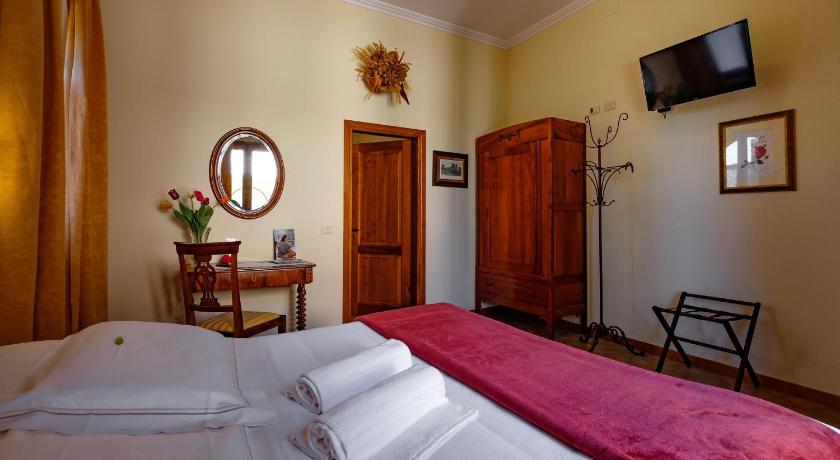 Image of Double or Twin Room with Garden View 11
