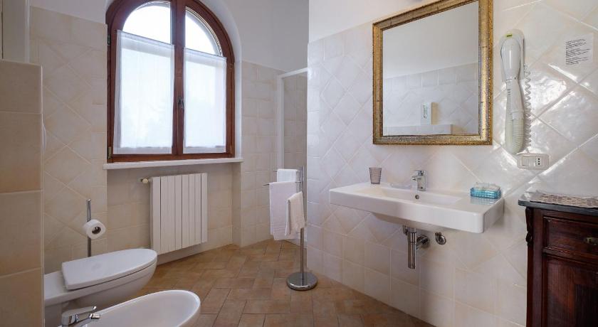 Image of Double or Twin Room with Garden View 8