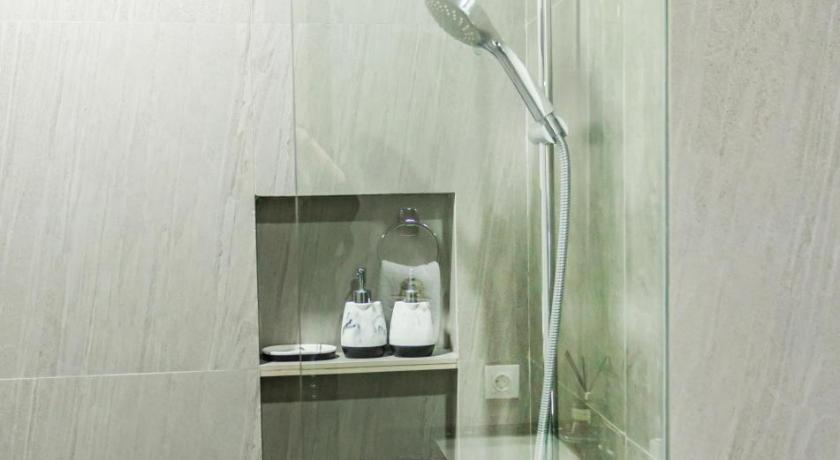 Grace Apartment Bali - A Cozy 2 Bedrooms Apartment in Sunset Road photo