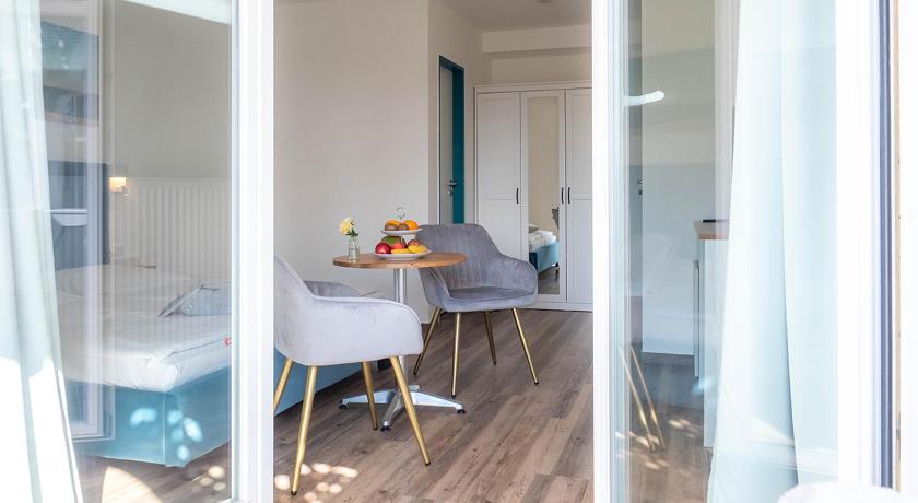 Image of Deluxe Double Room with Balcony 5