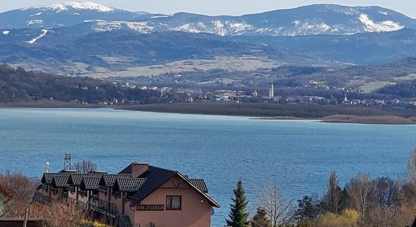 Osrodek Wypoczynkowy Nad Jeziorem — Hotel in Zarzecze