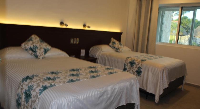 Hotel Puerta Chichen photo
