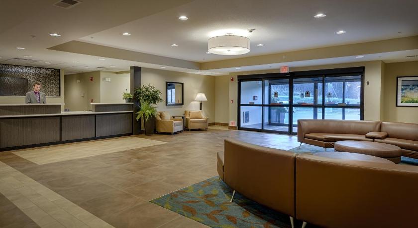 Candlewood Suites Lakeville I-35