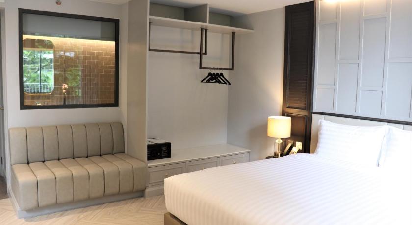 Image of Deluxe Studio Suite 7