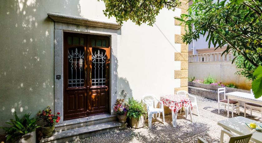 Guest House Ivana photo