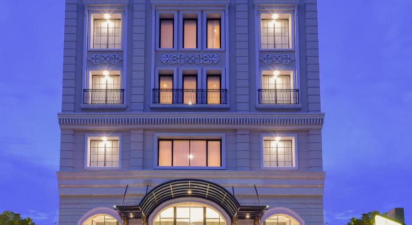 Grand Senyum Hotel - image 2