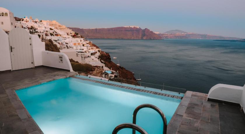 Santorini Secret Suites and Spa