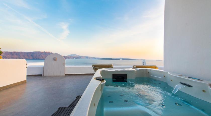 Santorini Secret Suites and Spa