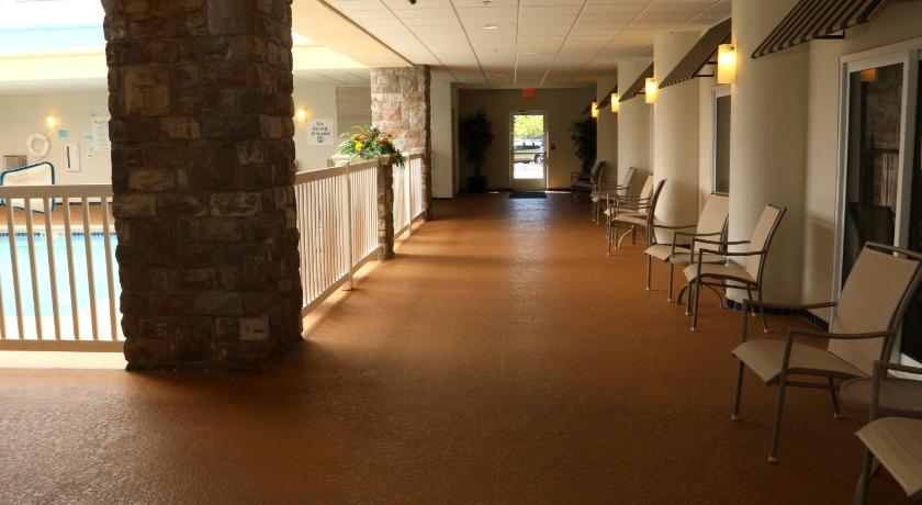 Holiday Inn Express Hotel & Suites Saginaw photo