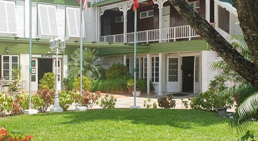 Cara Lodge Hotel photo