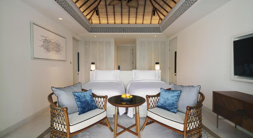 Image of Premium Ocean Pool Suite Twin 15