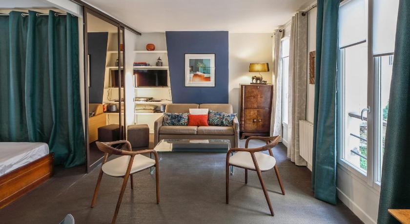 Nice flat at a 8 min walk from the Eiffel Tower in Paris - Welkeys photo