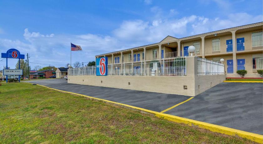 Motel 6-Americus, GA