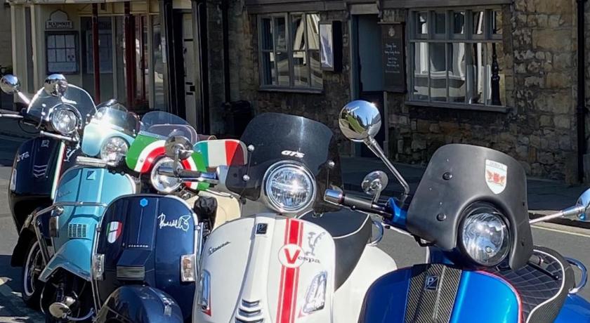 The Plume of Feathers — Hotel in Sherborne