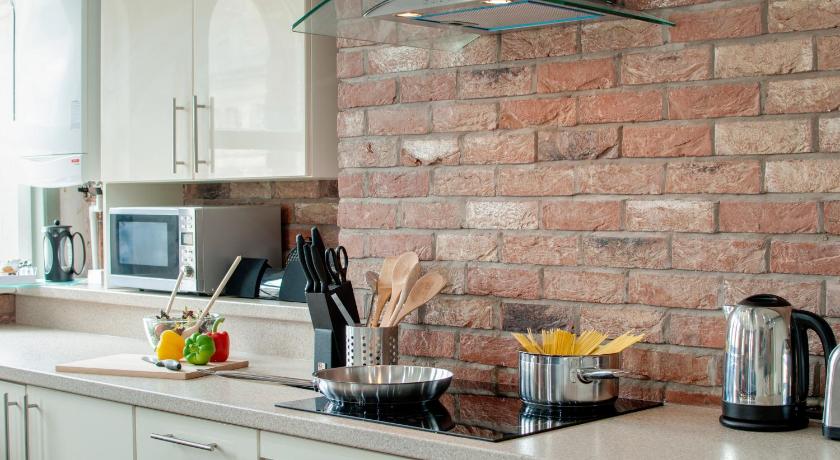 Base Serviced Apartments - Sir Thomas Street - image 11