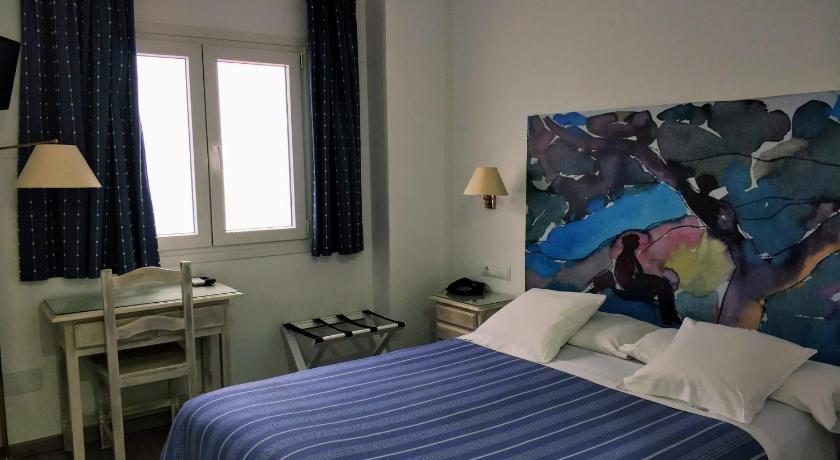 Szoba kétszemélyes ággyal vagy 2 különálló ággyal - a hotel belső részén (Interior Double or Twin Room) fotója 3