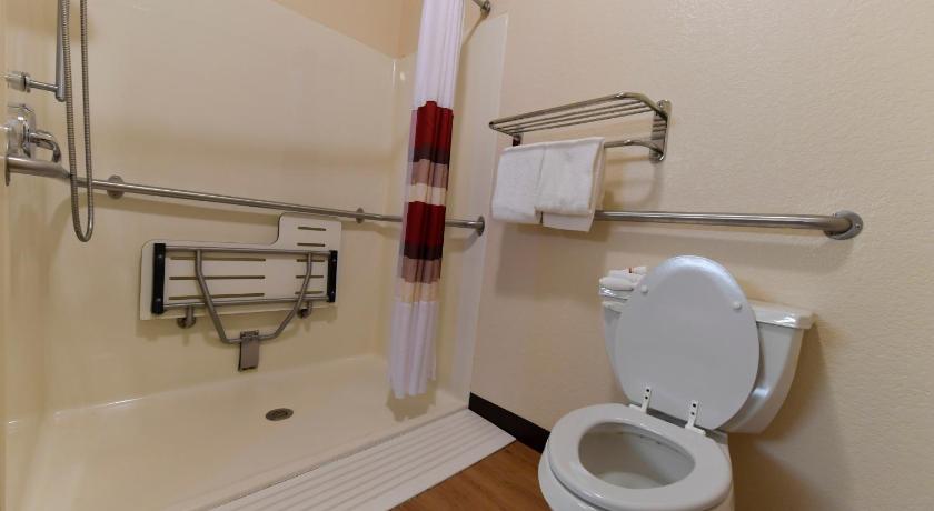 Baymont Inn & Suites by Wyndham Lincoln NE photo