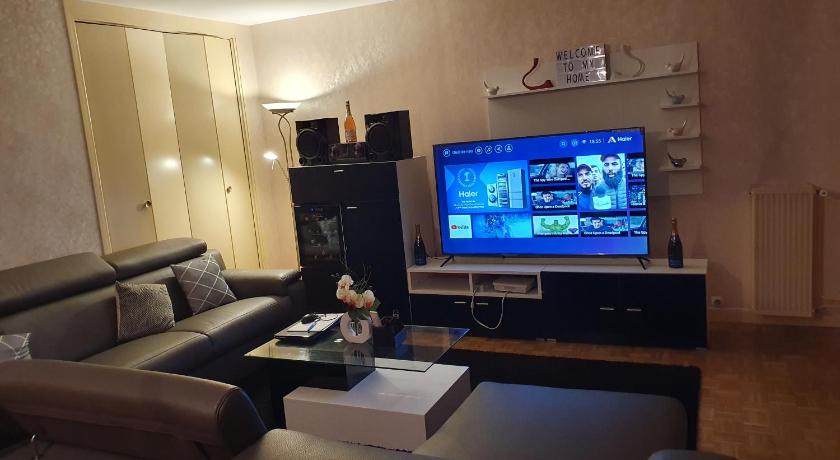 Dans grand appart de 113m2 proche Paris photo