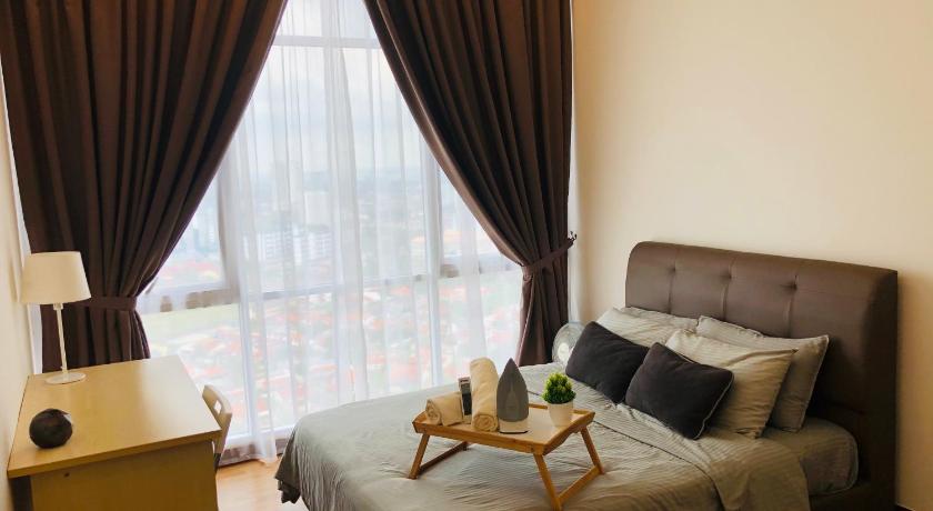 Image of Three-Bedroom Apartment 10