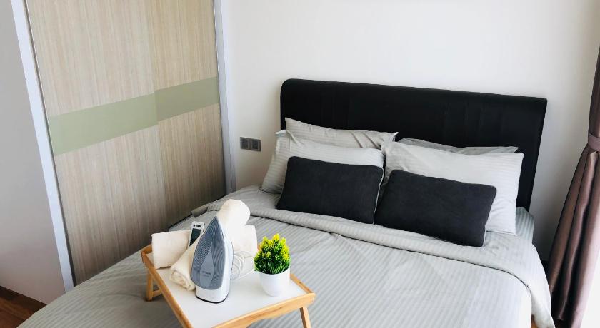 Image of Three-Bedroom Apartment 14