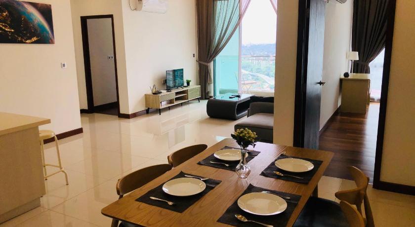 Image of Three-Bedroom Apartment 12