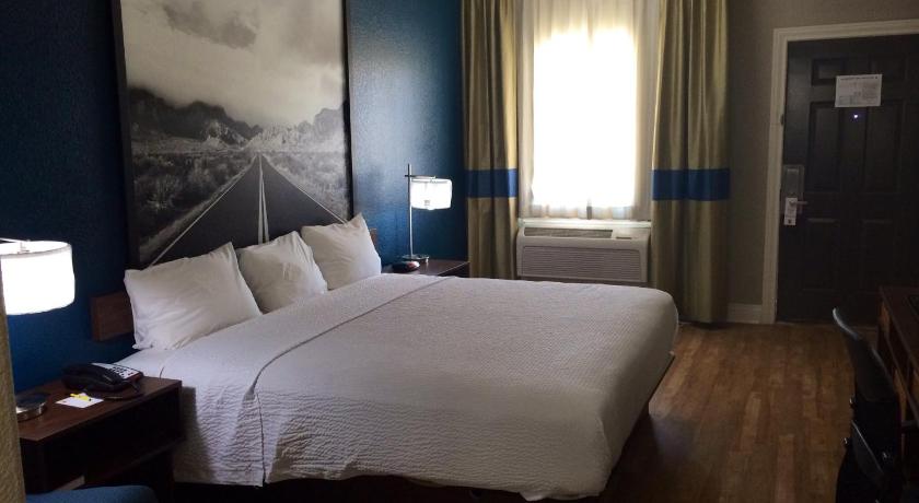 Super 8 By Wyndham San Antonio Near Fort Sam Houston photo
